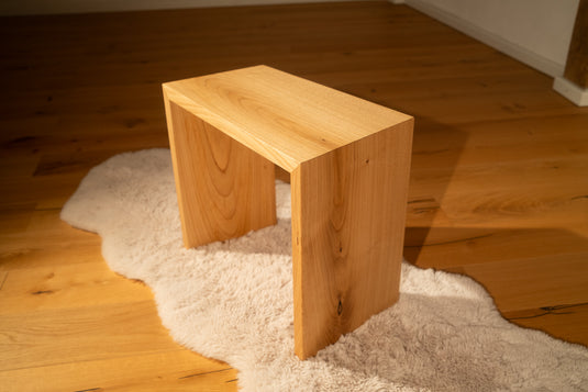 Echt schräger Hocker